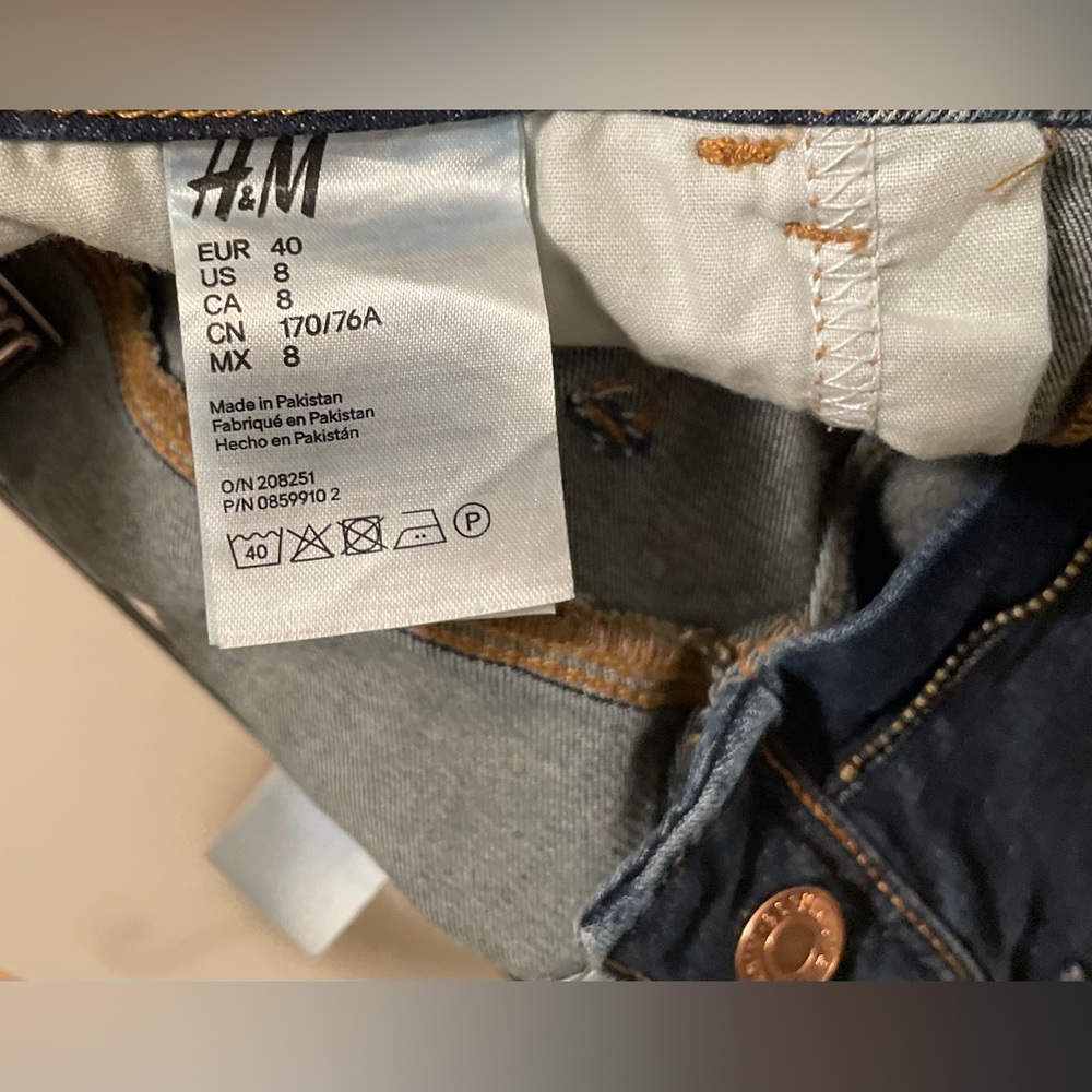 H&M DENIM SHORTS - Picture 7 of 10